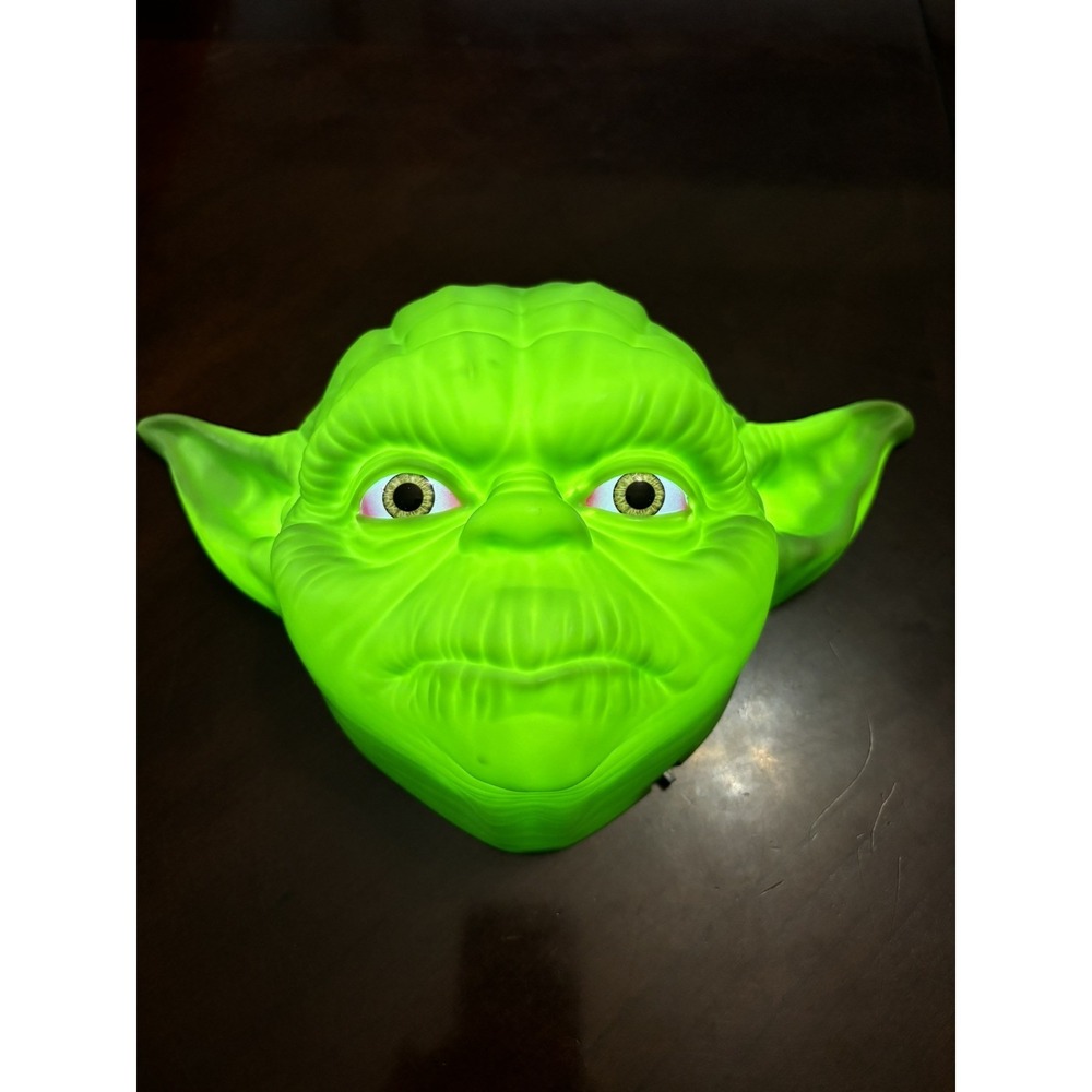Star Wars Yoda 3D Face Green Light Wall Decor Item